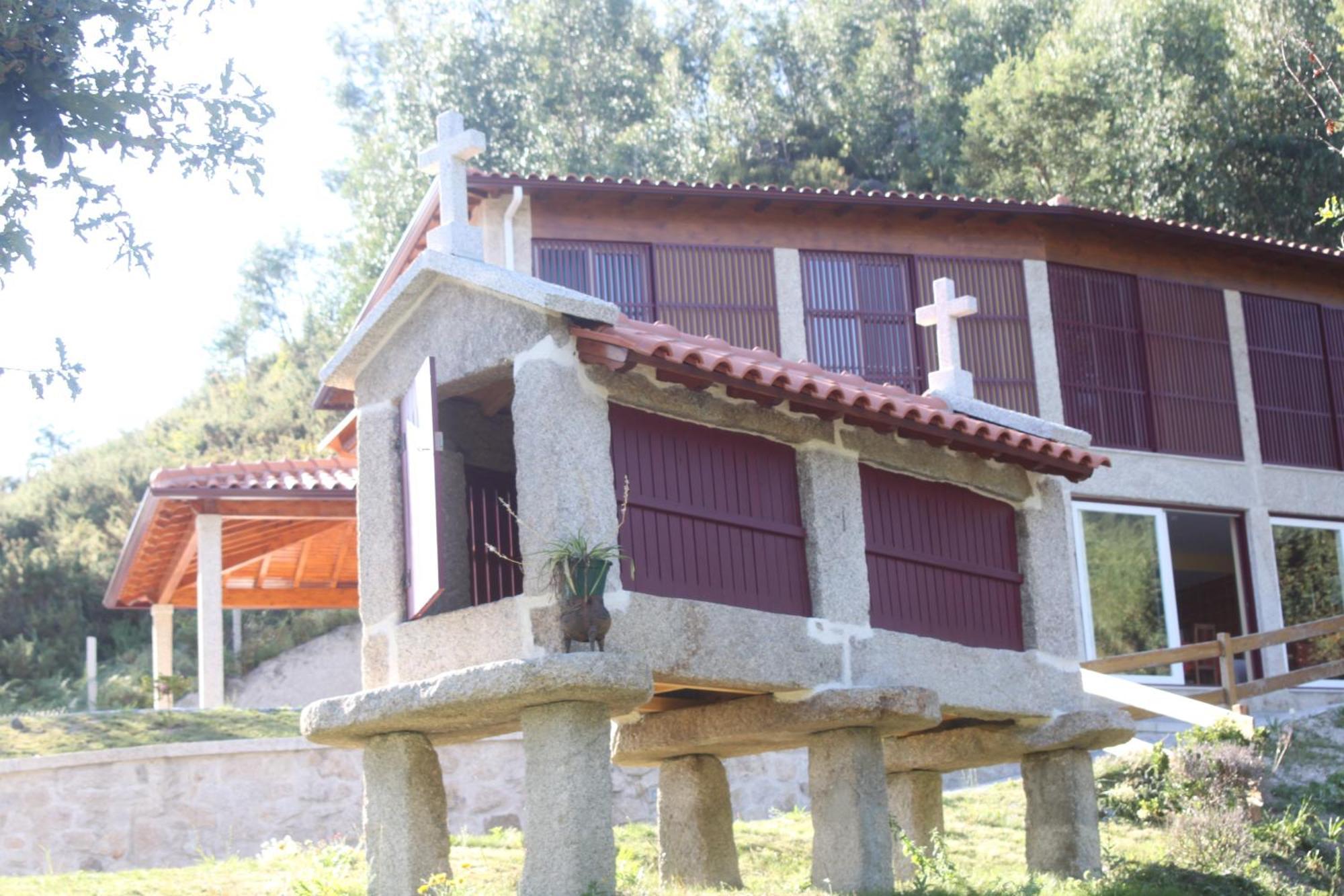 Encostas Da Torre Pension Terras de Bouro Buitenkant foto