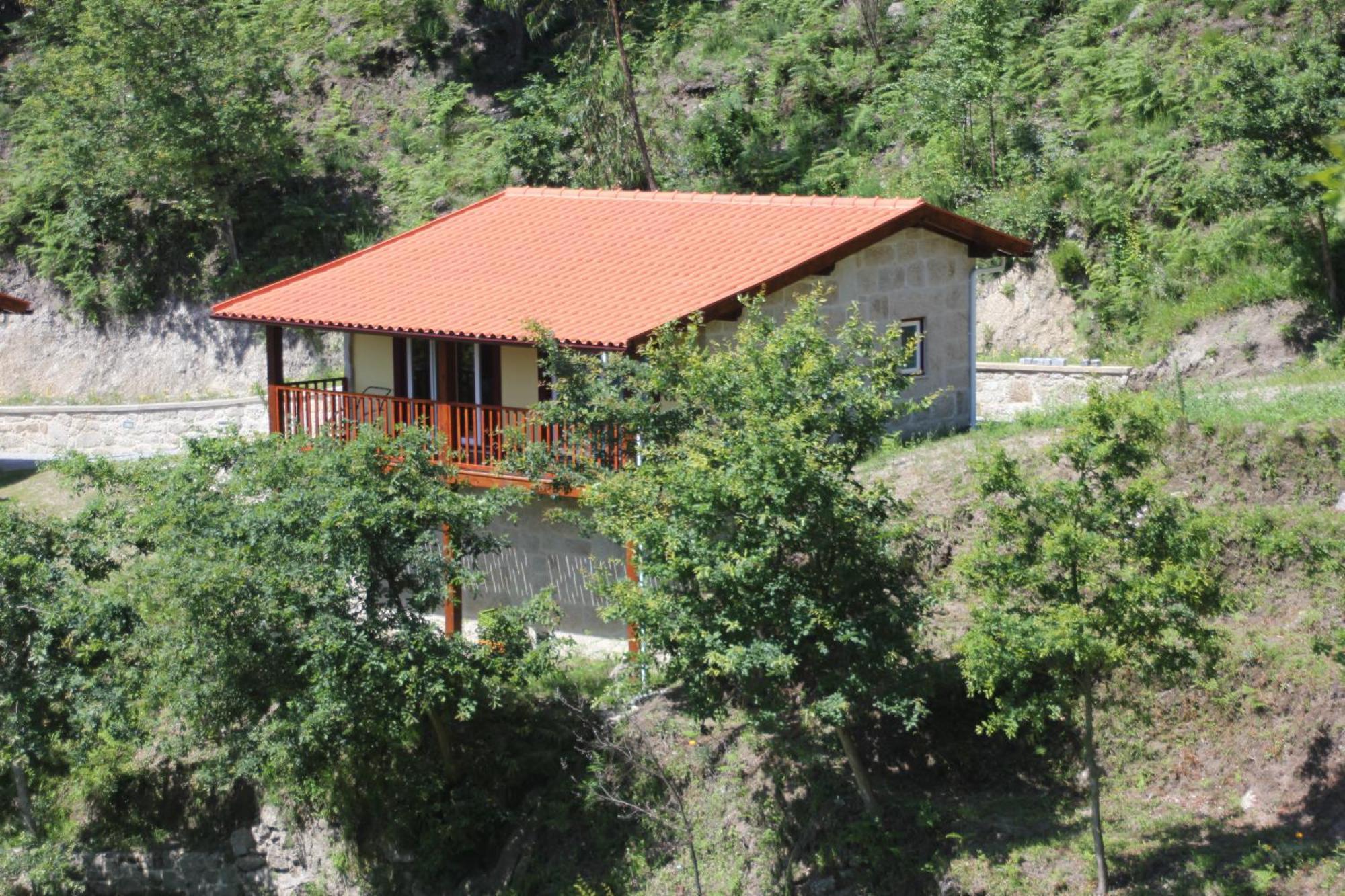 Encostas Da Torre Pension Terras de Bouro Buitenkant foto