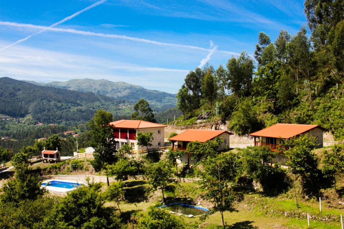 Encostas Da Torre Pension Terras de Bouro Buitenkant foto