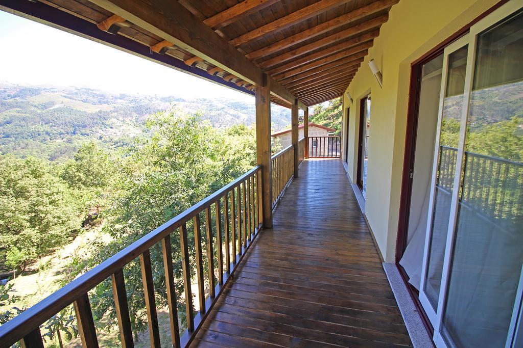 Encostas Da Torre Pension Terras de Bouro Buitenkant foto